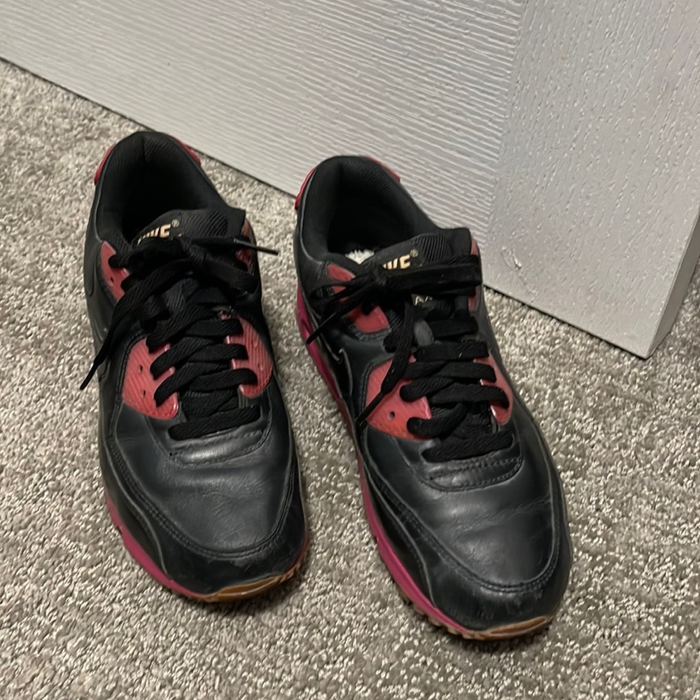 Nike Airmax Pink and Black. Size 8.5